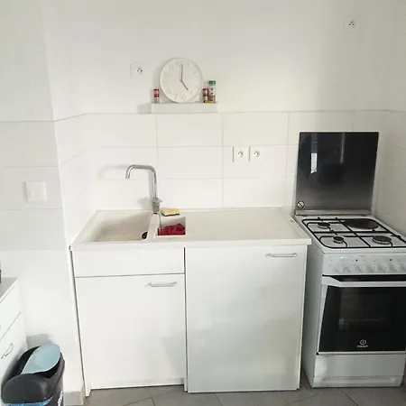 2 Piece Appartement *